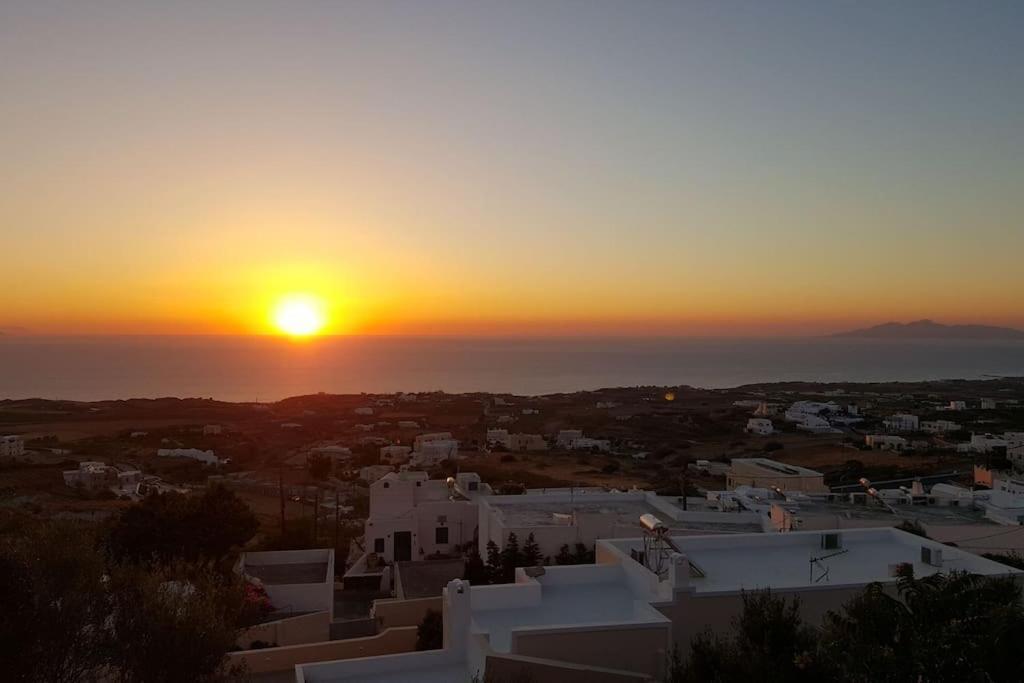 Euphoria Suites & Deluxe Studios Φηρά Εξωτερικό φωτογραφία