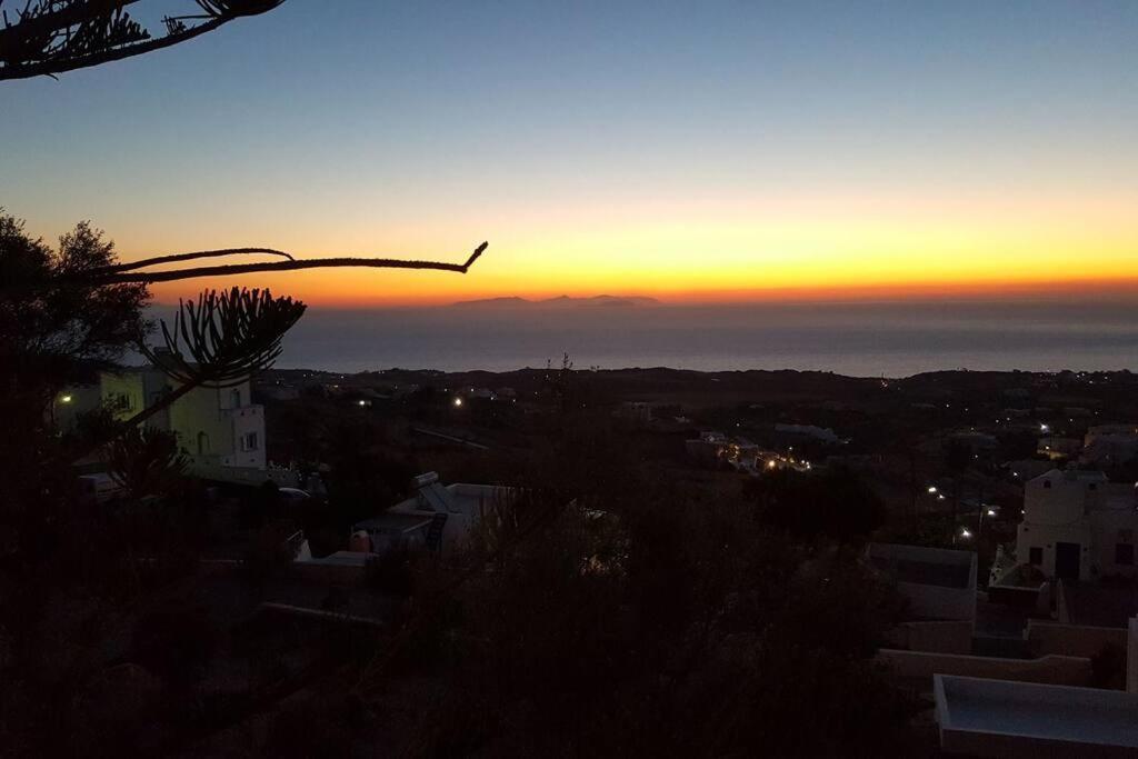 Euphoria Suites & Deluxe Studios Φηρά Εξωτερικό φωτογραφία