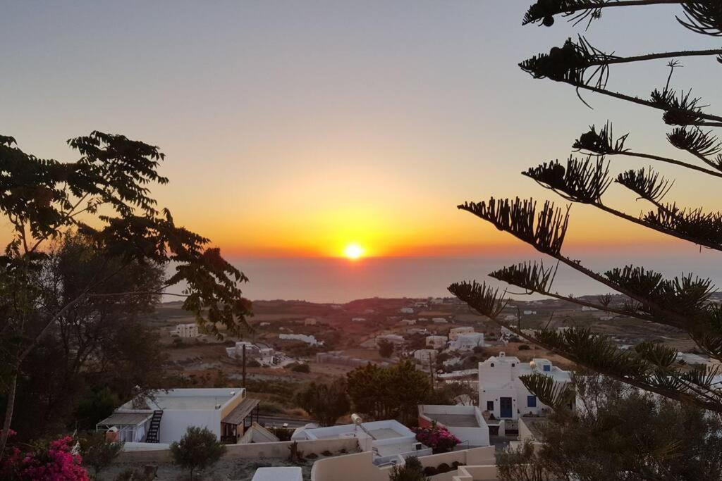 Euphoria Suites & Deluxe Studios Φηρά Εξωτερικό φωτογραφία