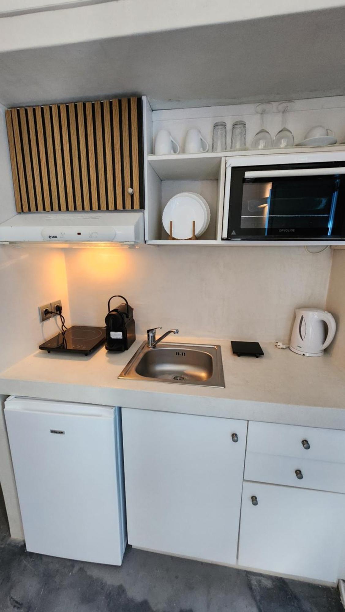 Euphoria Suites & Deluxe Studios Φηρά Εξωτερικό φωτογραφία