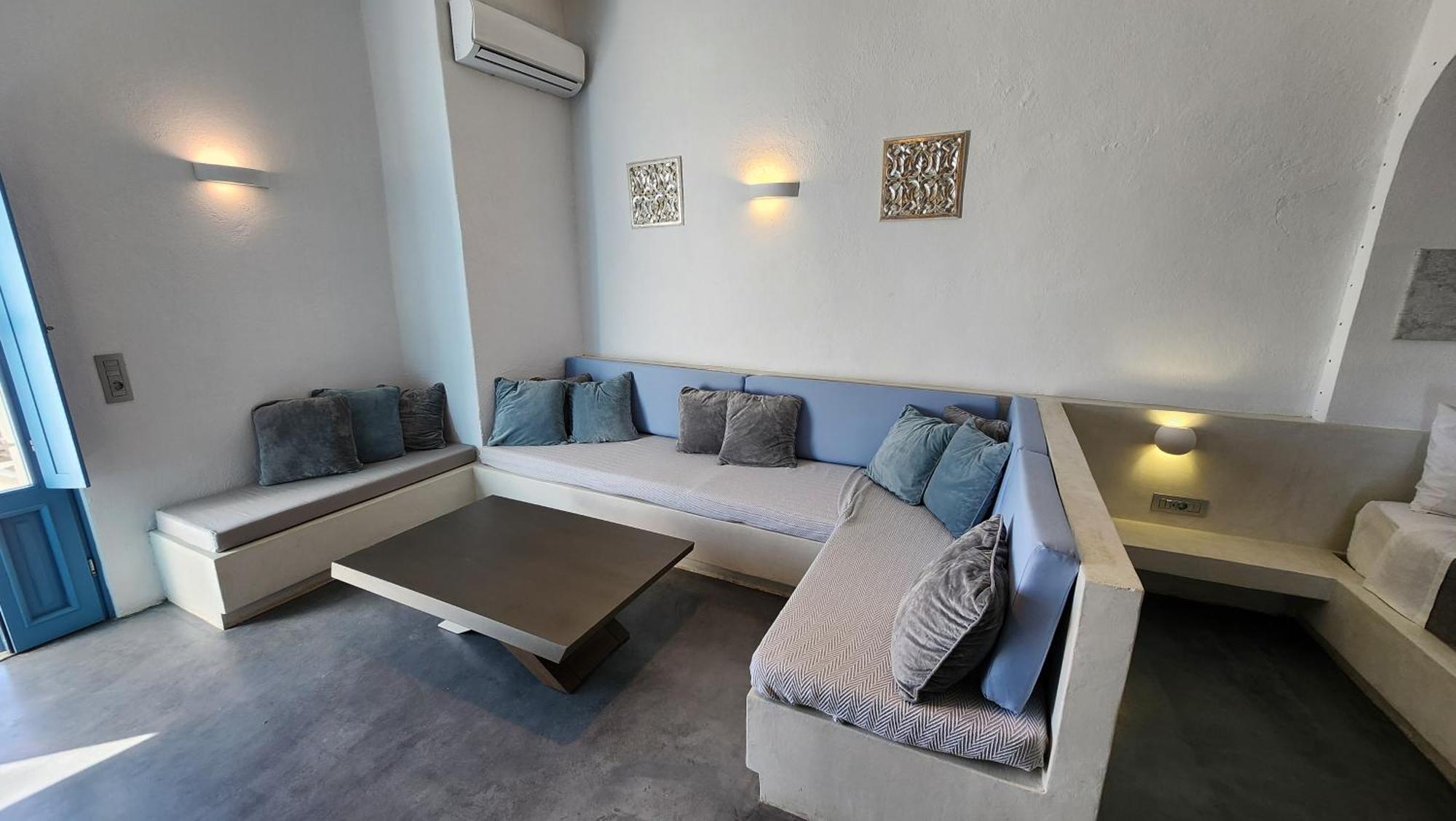 Euphoria Suites & Deluxe Studios Φηρά Εξωτερικό φωτογραφία