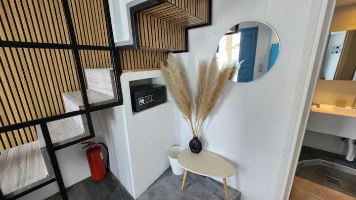 Euphoria Suites & Deluxe Studios Φηρά Εξωτερικό φωτογραφία