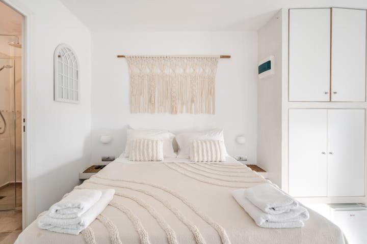 Euphoria Suites & Deluxe Studios Φηρά Εξωτερικό φωτογραφία